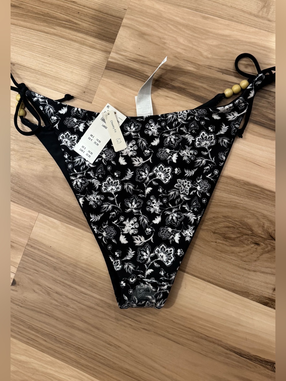 Women’s Hollister Black White Floral Wooden Bead boho Bottom reversible NWT L